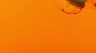 Çay buz erime ya da viski yakın çekim