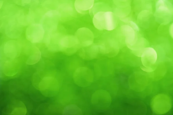 Taze yeşil bokeh ışıklar arka plan soyut — Stok fotoğraf