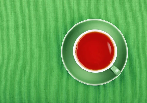 Teljes zöld tea kék kupa közelről felülnézet — Stock Fotó