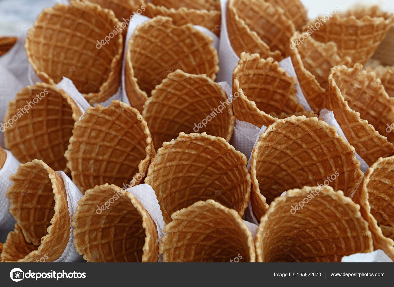 ウエハース アイス クリーム コーン コルネット カップをクローズ アップ ストック写真 C Breakingthewalls ウエハース アイス クリーム コーン コルネット カップをクローズ アップ ストック写真 C Breakingthewalls