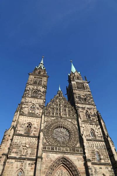 Catedral de São Lourenço em Nuremberga, Alemania — Fotografia de Stock