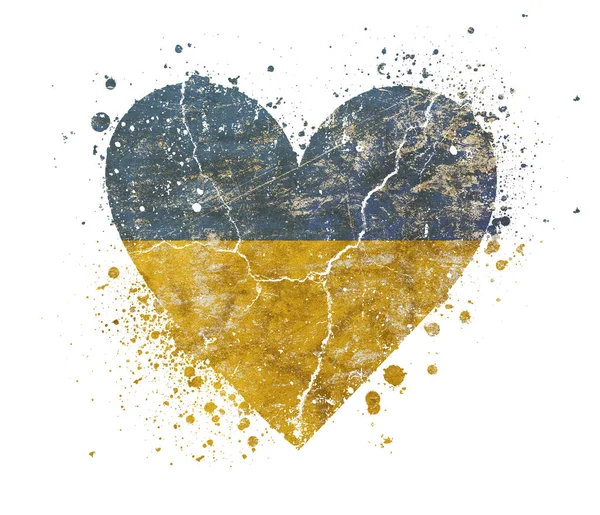 Corazón en forma de grunge vintage descolorida bandera de Ucrania —  Fotos de Stock