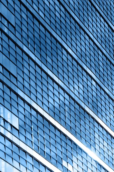 Moderno edificio de oficinas de negocios ventanas de vidrio azul —  Fotos de Stock