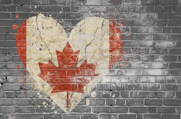 Bandera en forma de corazón de Canadá, pintado en la pared de ladrillo — Foto de Stock