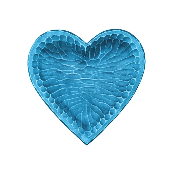 Tigela em forma de coração de madeira azul isolado no branco — Fotografia de Stock