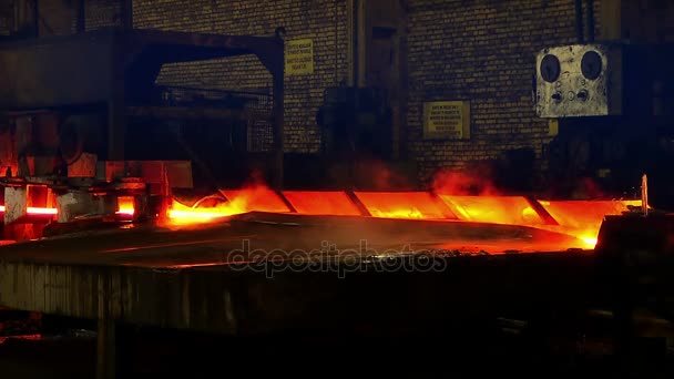 Przemysł metalowy, odlewnia stali, produkcja stali — Wideo stockowe