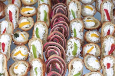 Bir restoranda farklı sandviç