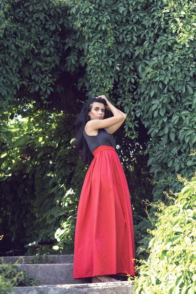 Belki bir kızla parkta yürürüm