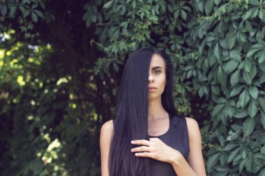 Belki bir kızla parkta yürürüm