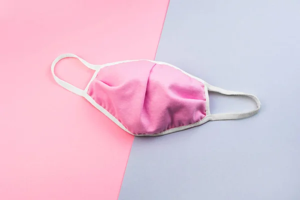 Медицинская Защитная Многоразовая Розовая Женская Маска Плоская Лежала Розовом Фиолетовом — стоковое фото