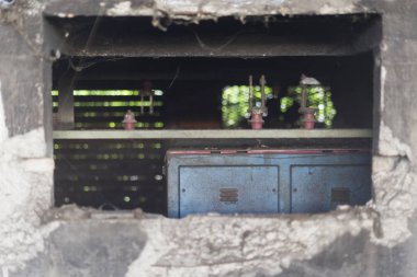 Terk edilmiş eski bir fabrikanın detayları.