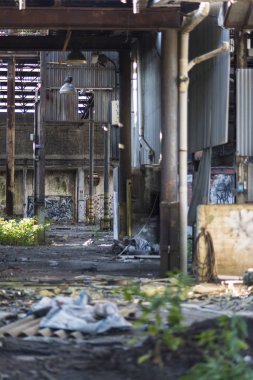 Terk edilmiş eski bir fabrikanın detayları.