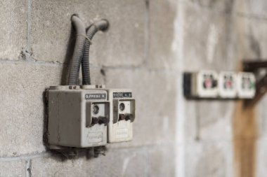 Elektrik panelinden geriye ne kaldı?