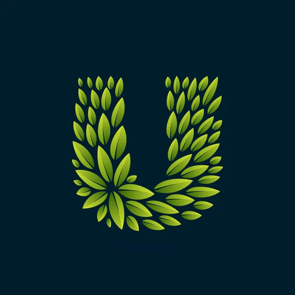 Logotipo de letra U formado por hojas verdes frescas . — Vector de stock