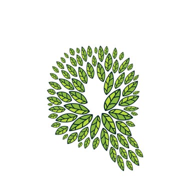 Q Vintage desen, satırı yeşil yaprakları tarafından kurulan harfi logosu.