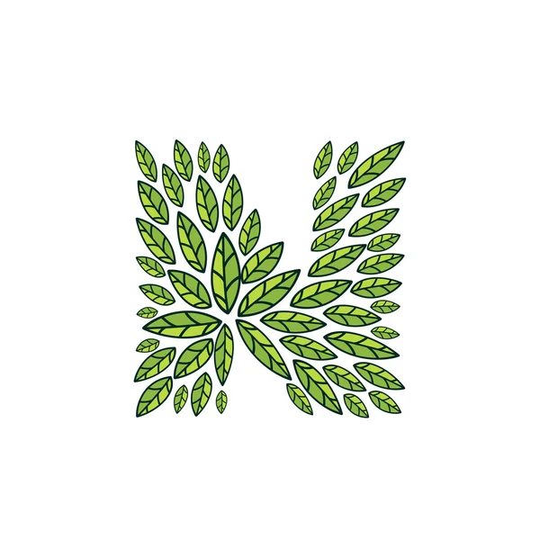 Logotipo de la letra N formado por el patrón vintage, hojas verdes línea . — Vector de stock