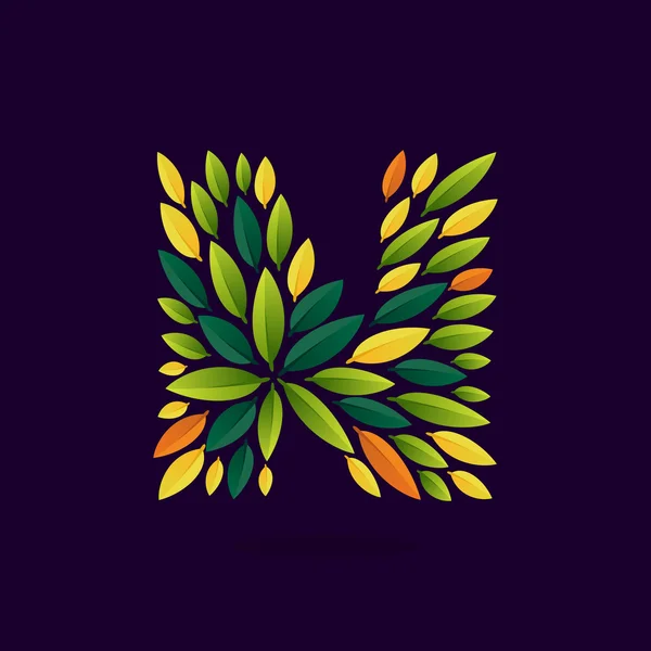 緑や紅葉の名所によって形成される N 文字ロゴ. — ストックベクタ