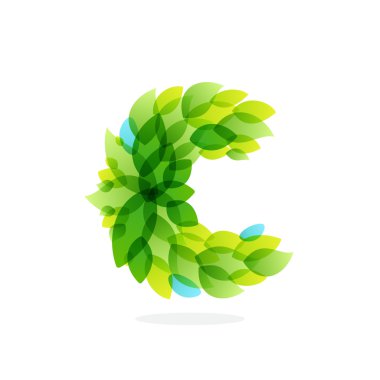 Sulu boya taze yeşil yaprakları tarafından kurulan C harfi logosu.