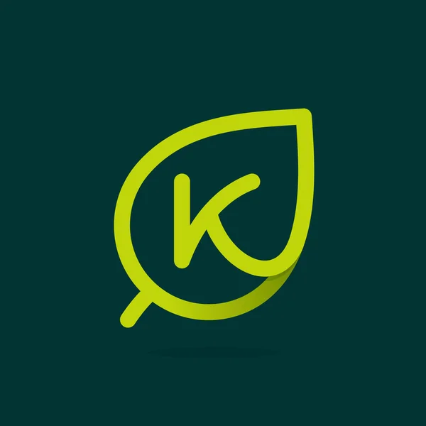 Logo lettera K in foglia verde . — Vettoriale Stock