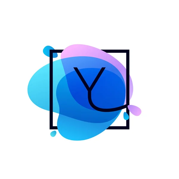 青い水彩スプラッシュで正方形のフレームで Y 文字ロゴ — ストックベクタ