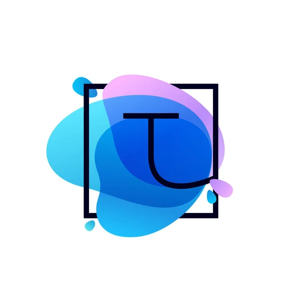 T dopis logo ve čtvercovém rámci na modré akvarel splash — Stockový vektor
