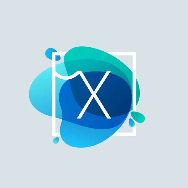 X буква логотипа в квадратной рамке на синей акварели всплеск — стоковый вектор