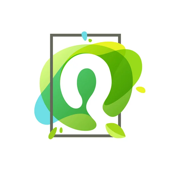 Q γράμμα λογότυπο σε τετράγωνο πλαίσιο στο πράσινο ακουαρέλα splash backgro — Διανυσματικό Αρχείο
