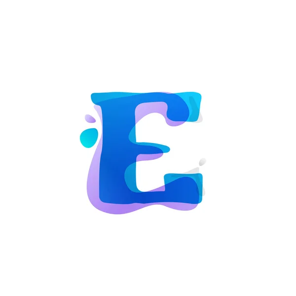 E-letter logo with watercolor splashes . — стоковый вектор