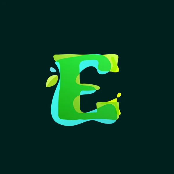 Logo lettre E avec éclaboussures d'aquarelle verte . — Image vectorielle