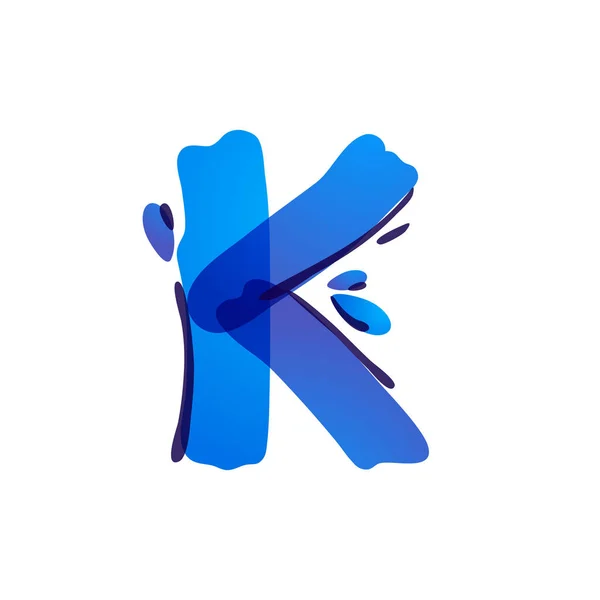 Logo eko huruf K dengan air biru tetes tulisan tangan dengan pena felt-tip . - Stok Vektor