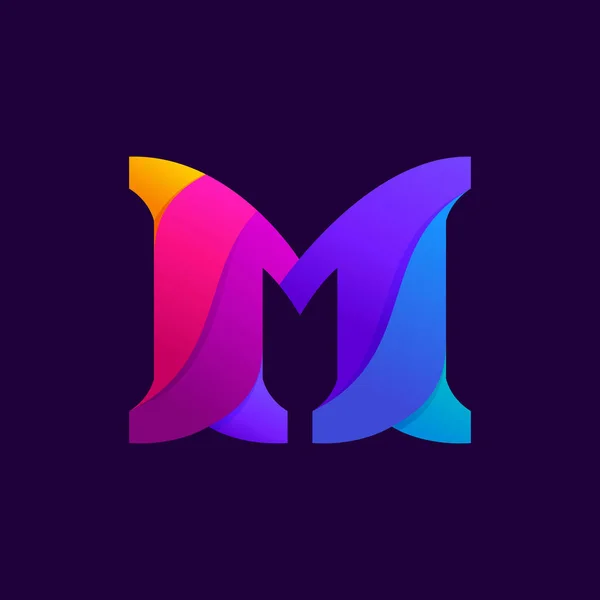 Överlappande lutningar bokstav M logo design idé. — Stock vektor