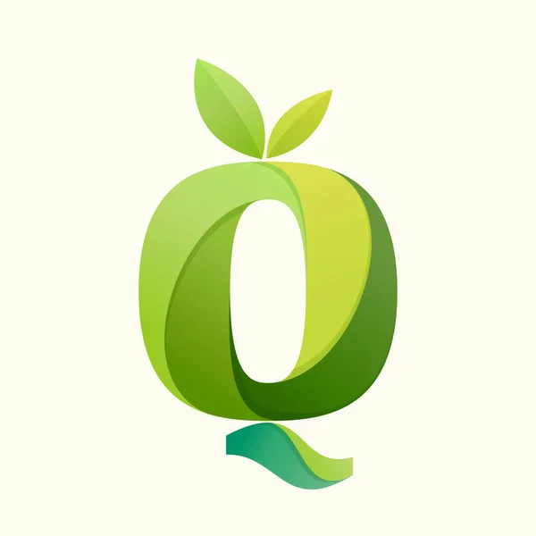 Swirling letter Q logo with green leaves. — Stock Vector