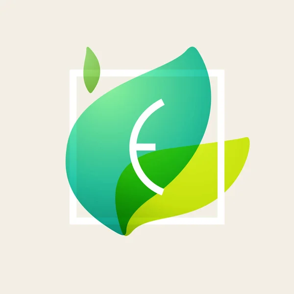 Logotipo de letra E em quadro quadrado em folhas verdes backgro aquarela —  Vetores de Stock