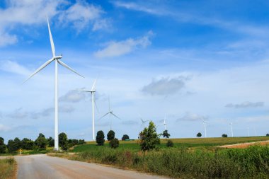 elektrik üreten Rüzgar türbinleri