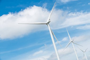elektrik üreten Rüzgar türbinleri