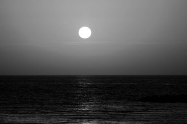 Büyülü'nde kış, bulutlu gökyüzü günbatımı 