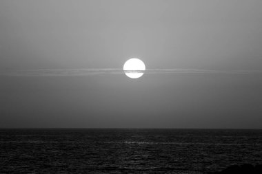 Büyülü'nde kış, bulutlu gökyüzü günbatımı 