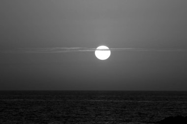 Büyülü'nde kış, bulutlu gökyüzü günbatımı 