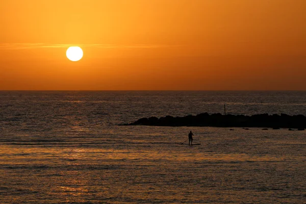 Büyülü'nde kış, bulutlu gökyüzü günbatımı 