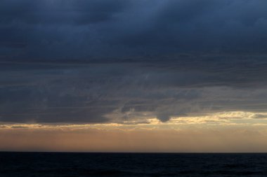 günbatımı iyi sıcak hava gün, bulutlu gökyüzü, bulutlar deniz güneş ray