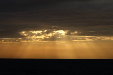 günbatımı iyi hava gün, bulutlu gökyüzü, bulutlar deniz güneş ray