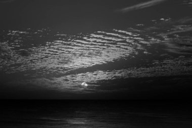 Gökyüzü, kış, bulutlu gökyüzü, bulutlar deniz güneş ray sıradışı güzel gün batımı sihirli adımlar