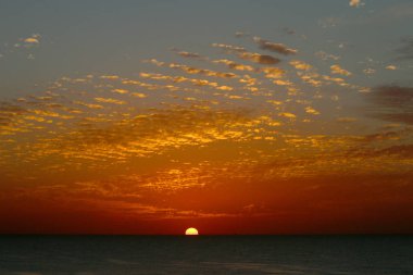 Gökyüzü, kış, bulutlu gökyüzü, bulutlar deniz güneş ray sıradışı güzel gün batımı sihirli adımlar