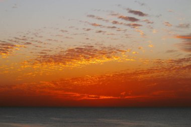 Gökyüzü, kış, bulutlu gökyüzü, bulutlar deniz güneş ray sıradışı güzel gün batımı sihirli adımlar