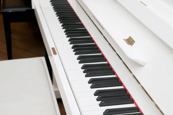 Close up piano, white and black keyboard — Stock Photo, Image