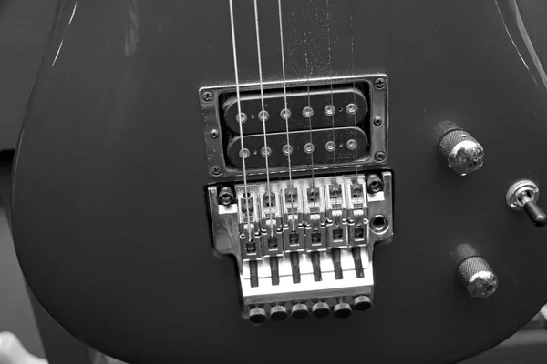 Ett Stort Antal Elektriska Gitarrer Disken Butiken — Stockfoto