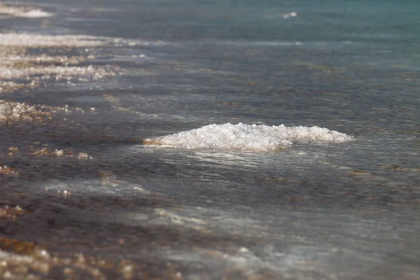 在死海死海盐石头 — 图库照片