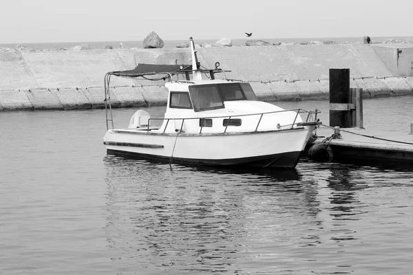 Яхта Морском Порту Пришвартованная Берегу — стоковое фото