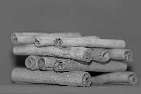 Cinnamon Sticks Placed Out Black Background — Stock Photo, Image