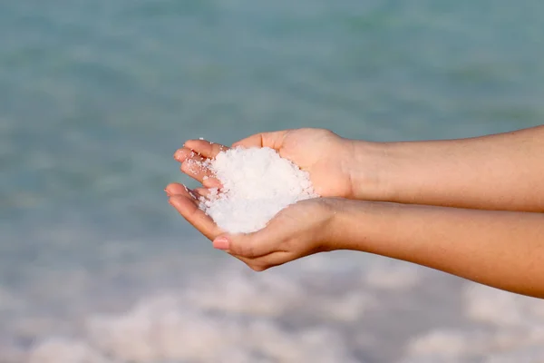 She Keeps Dead Sea Salt Her Hands — Stock fotografie